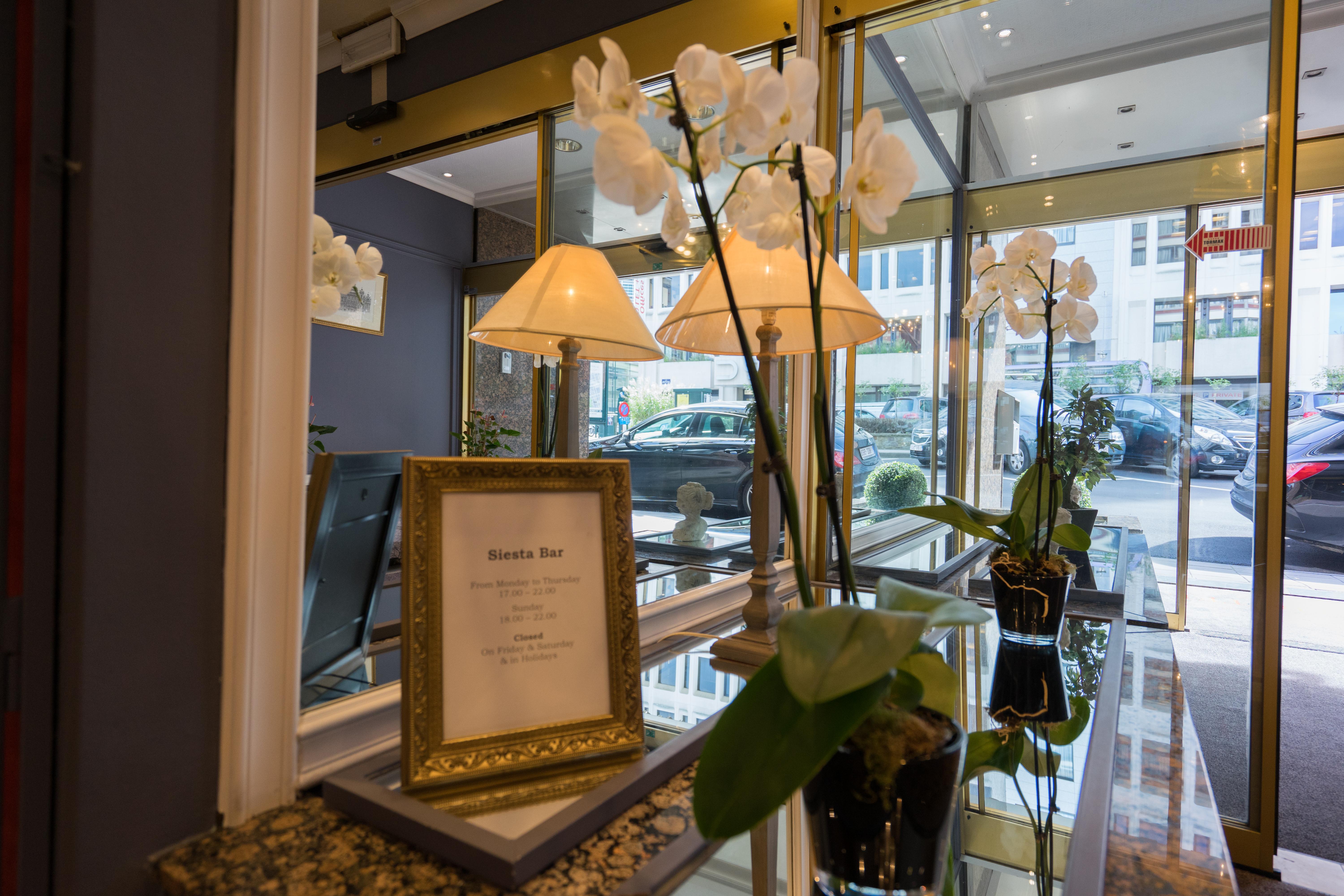 First Euroflat Hotel Брюссель Экстерьер фото