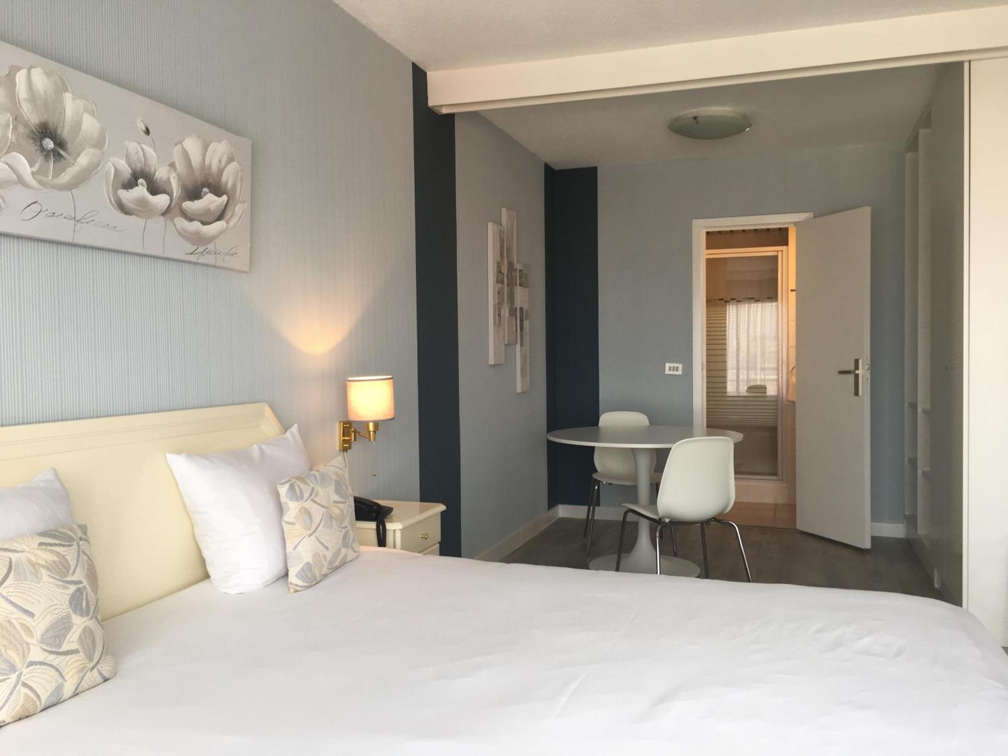 First Euroflat Hotel Брюссель Экстерьер фото