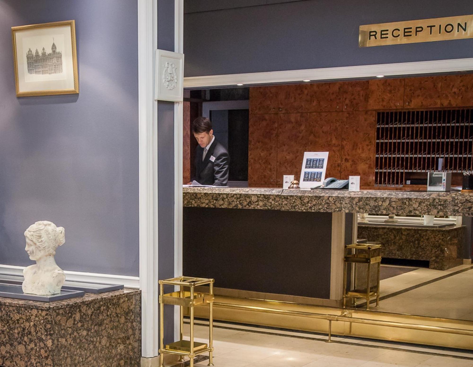 First Euroflat Hotel Брюссель Экстерьер фото